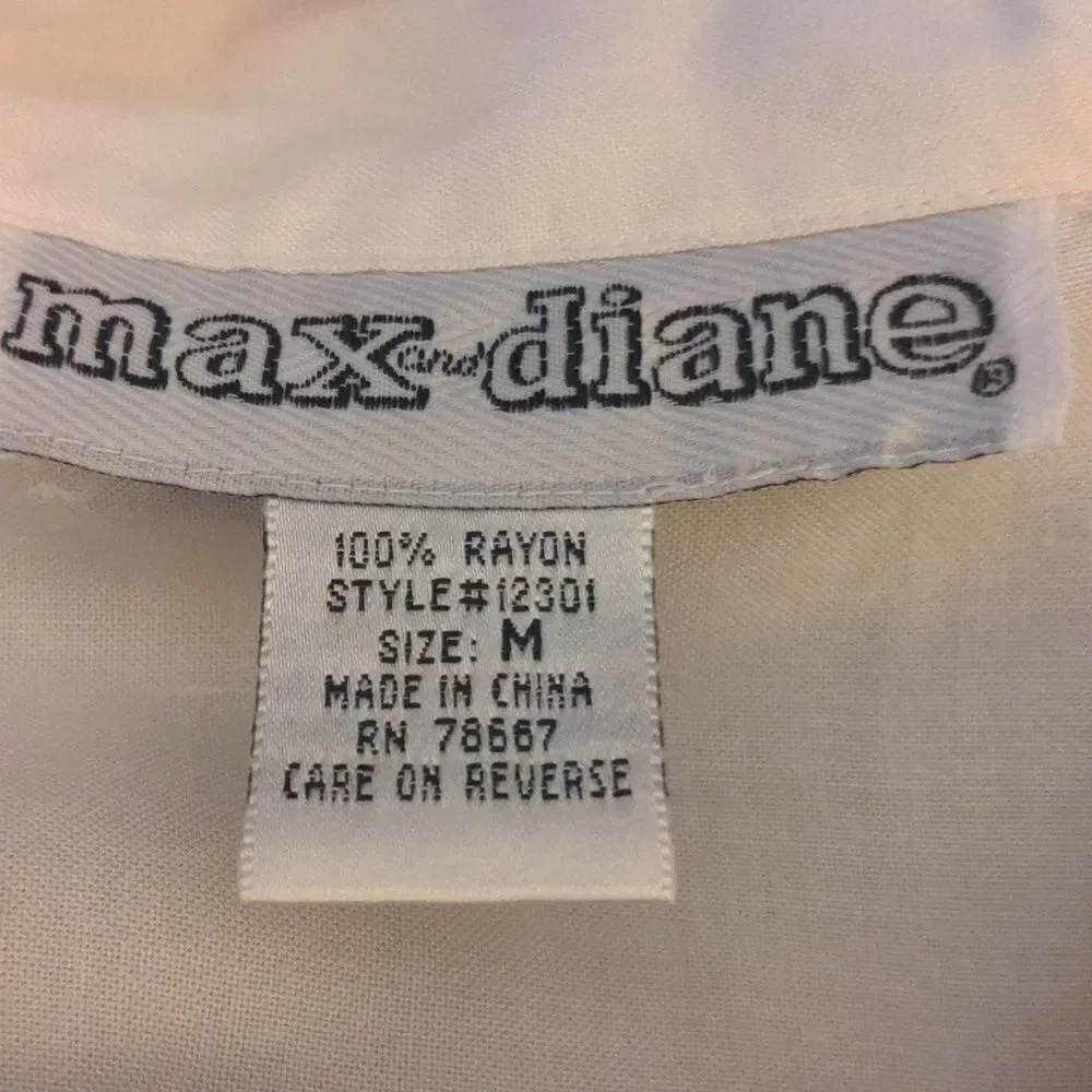 Max and Diane vintage white cropped top size Medium‎